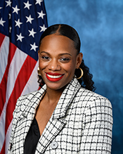 Summer L. Lee portrait